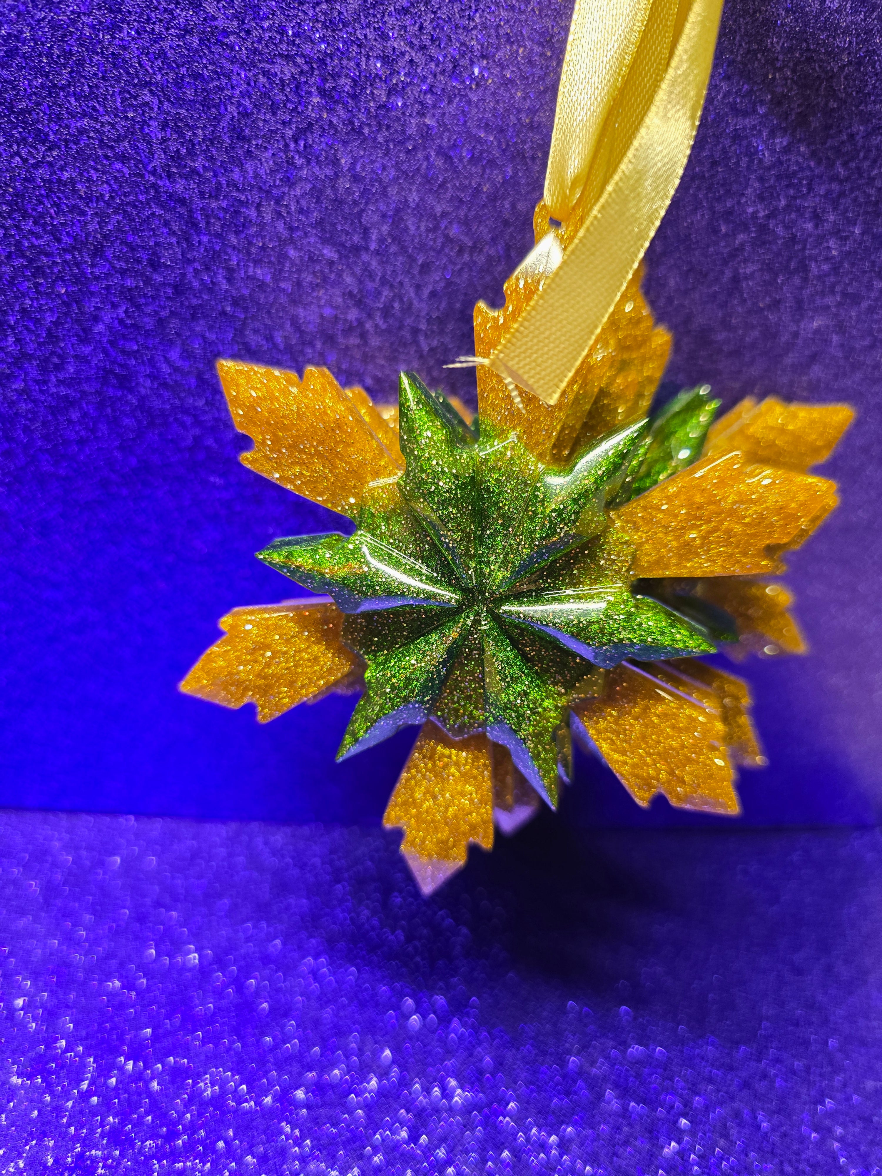 Green 💚 and Gold Snowflakes ❄️ set of (5)