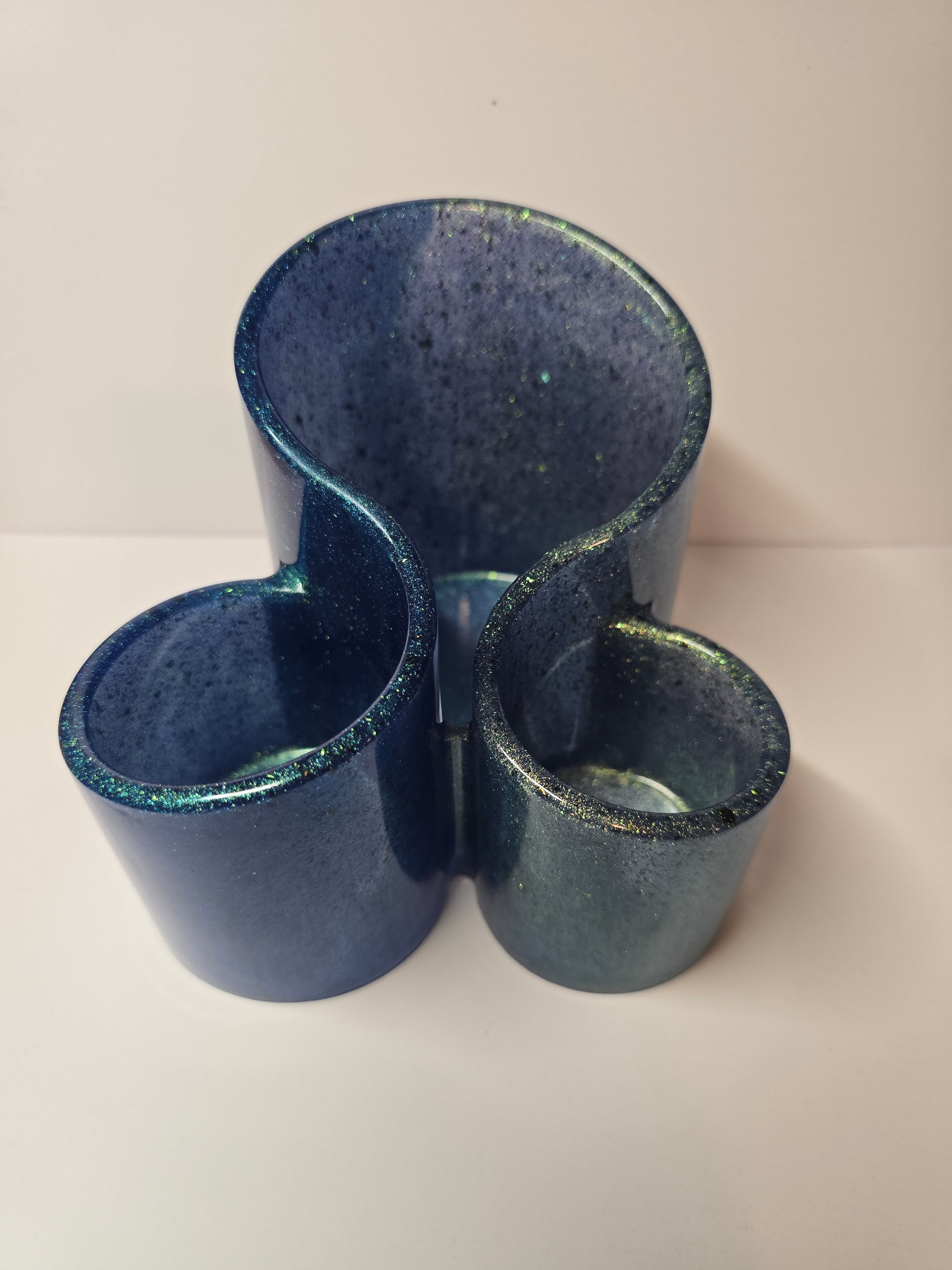 Colorshifting blue/green trío organizer