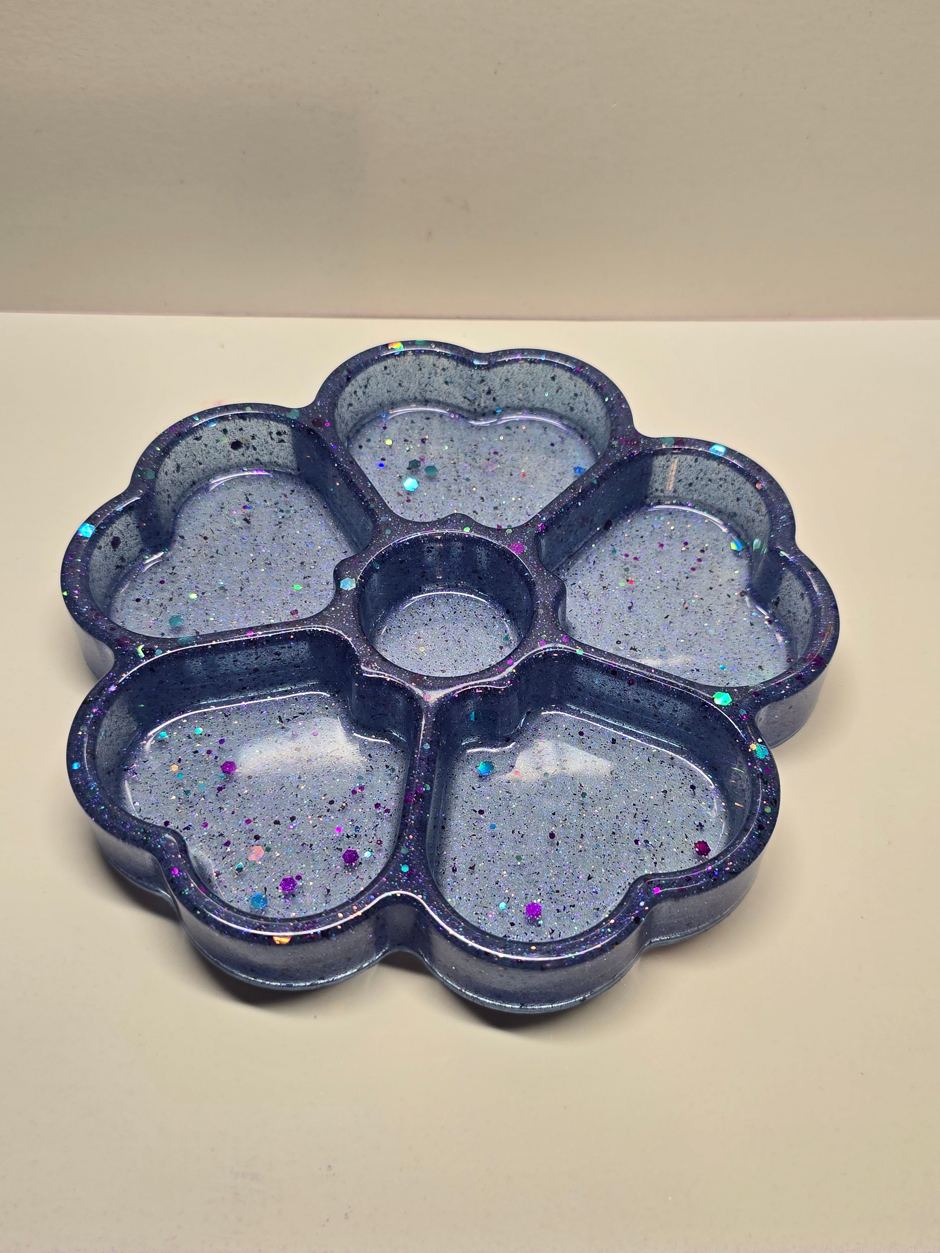 Flower shaped tray
