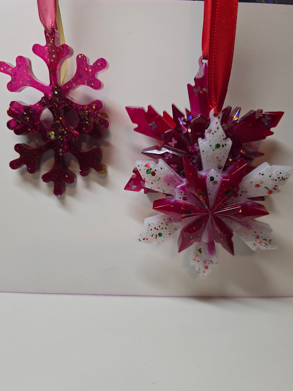 Red Snowflakes ❄️ with glitter set of (5)