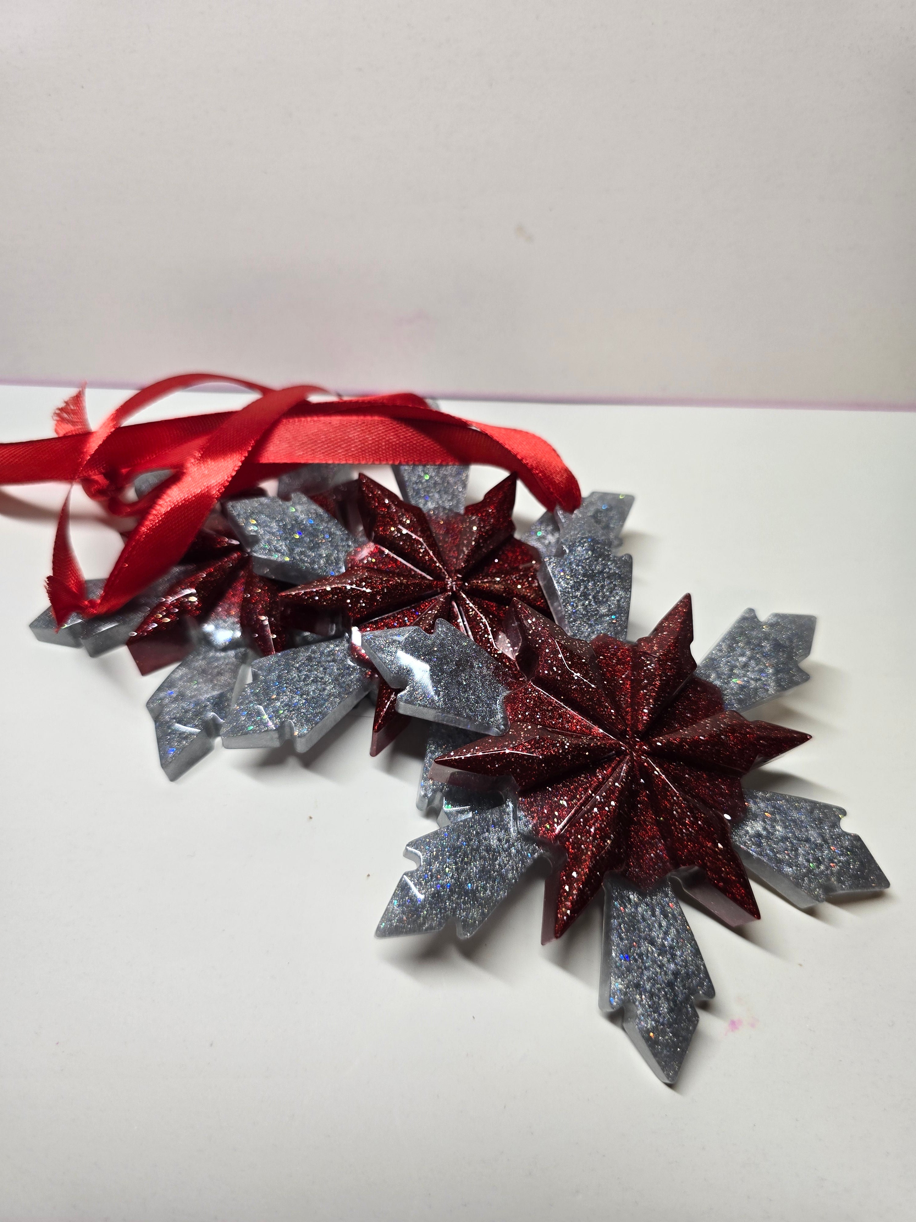 Red/silver snowflakes ❄️ set of (3)