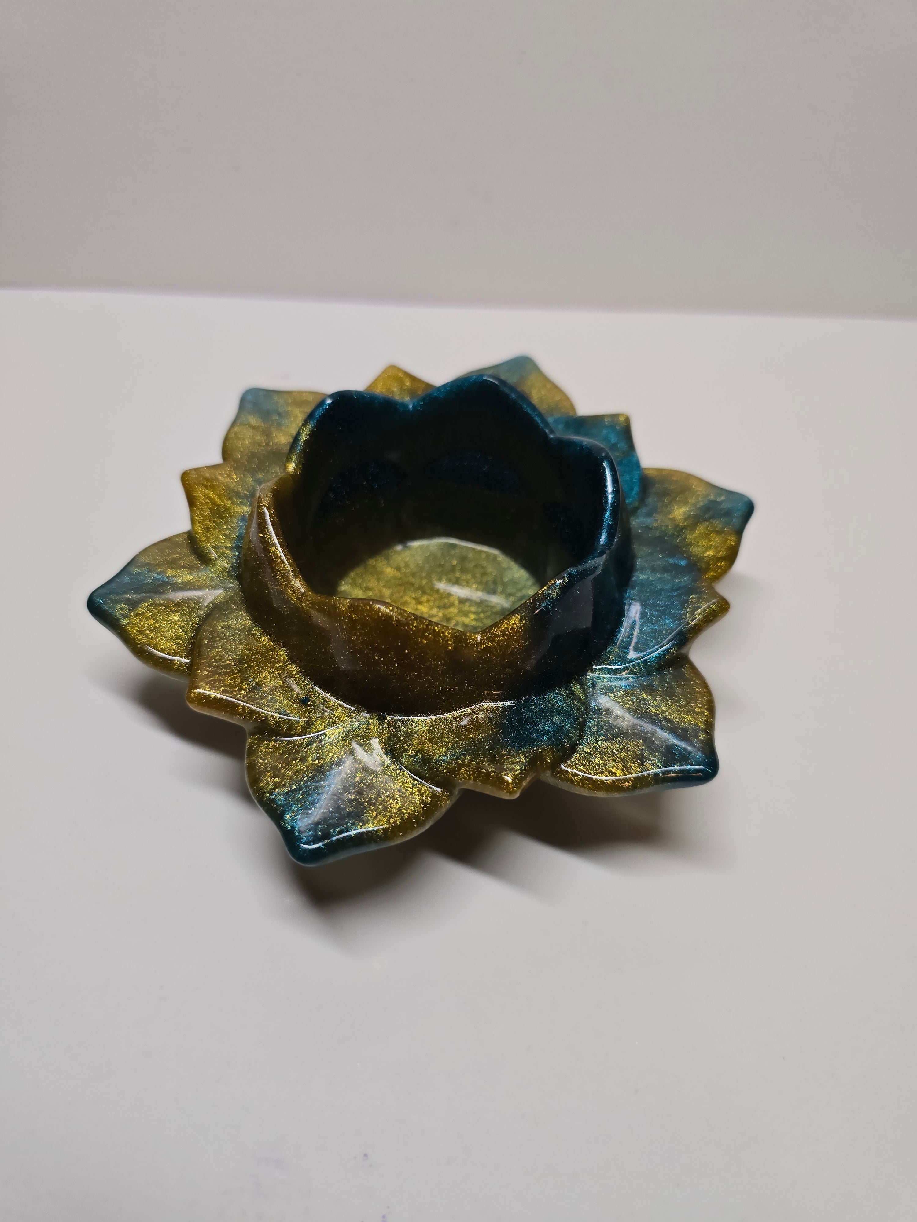 Lotus shaped candle holder