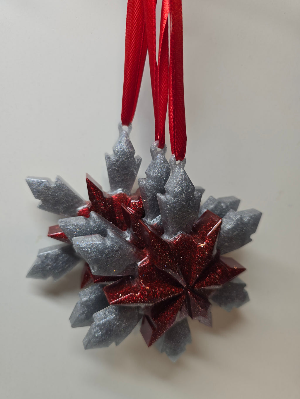 Red/silver snowflakes ❄️ set of (3)