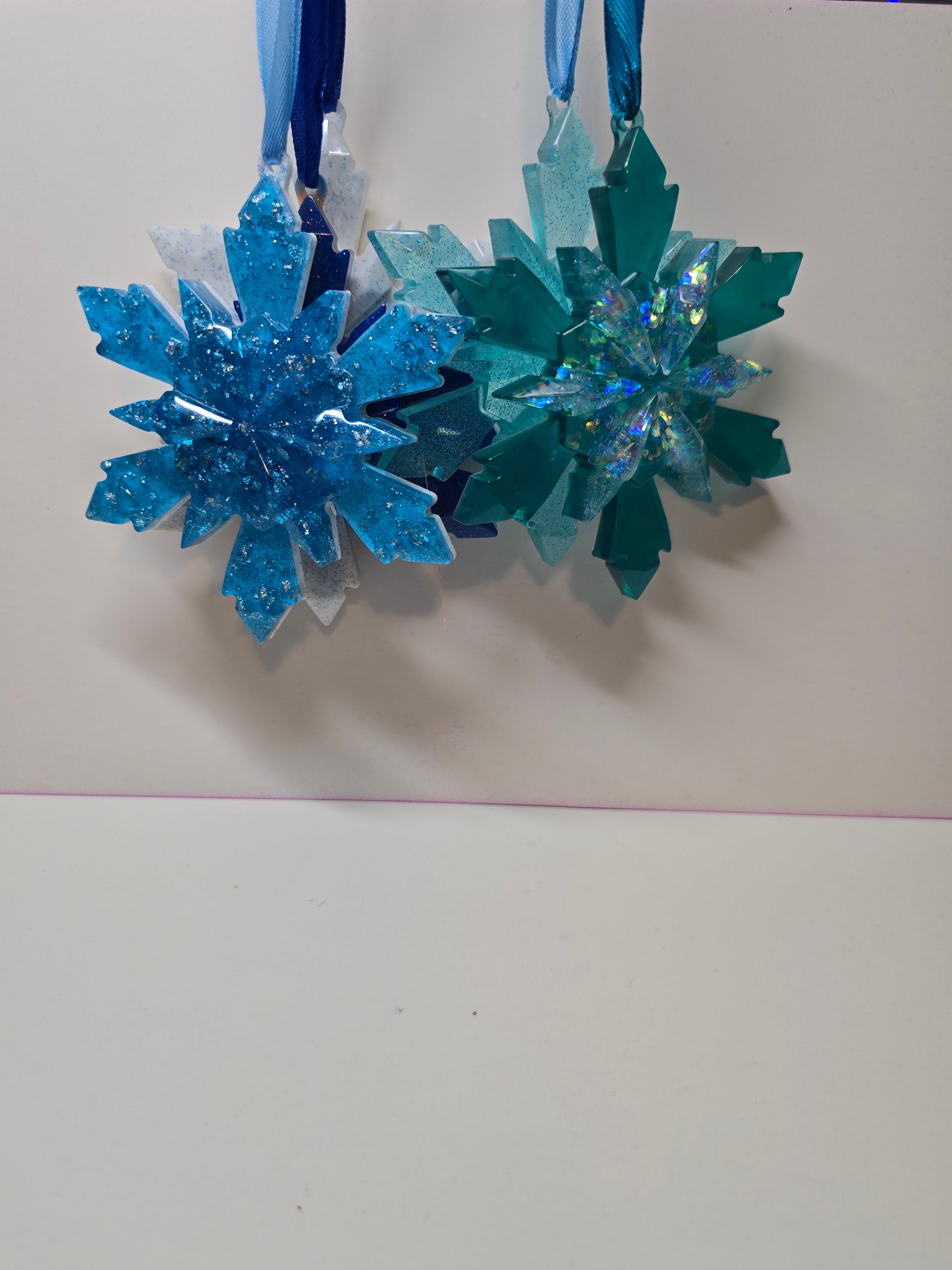 Blue/teal/white snowflakes ❄️ set of (5)